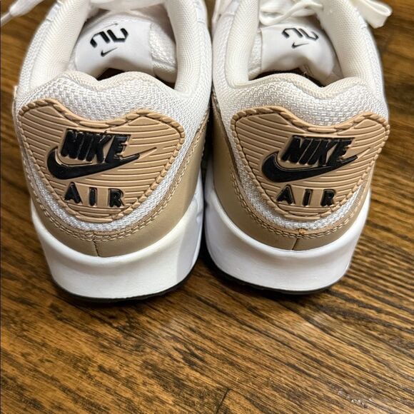 Nike Air Max 90 sneakers in white & brown
NWOT - Picture 6 of 11